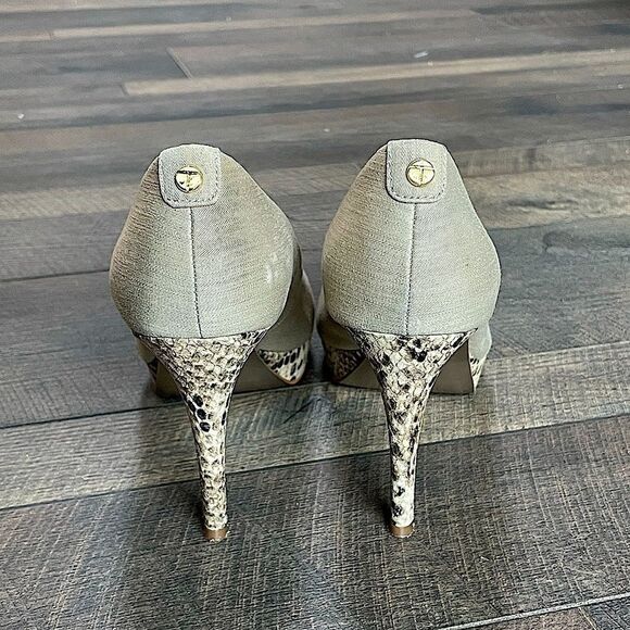 TAHARI “Sophia” Tan/Snakeskin Print, Platform Pumps. Size 10 M. - Picture 4 of 7